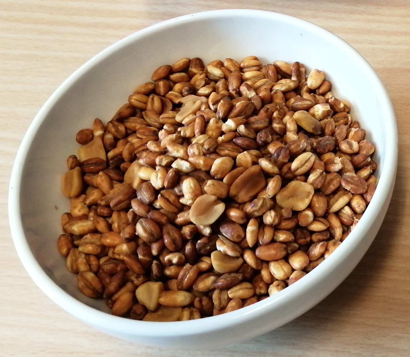 Kolo, roasted grains and nuts eaten as a snack